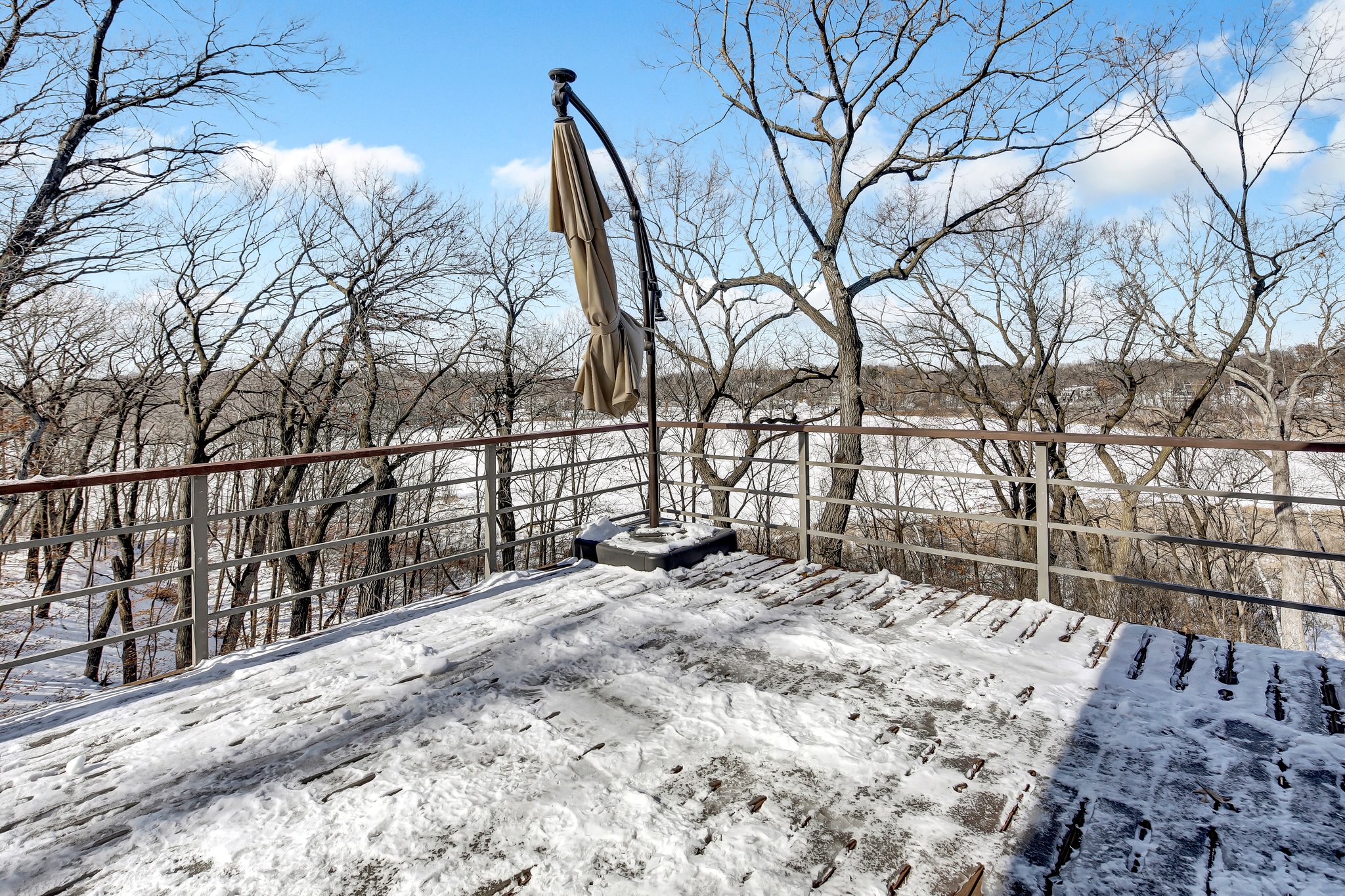 7 W Bay Ln, North Oaks, MN 55127, USA Photo 49