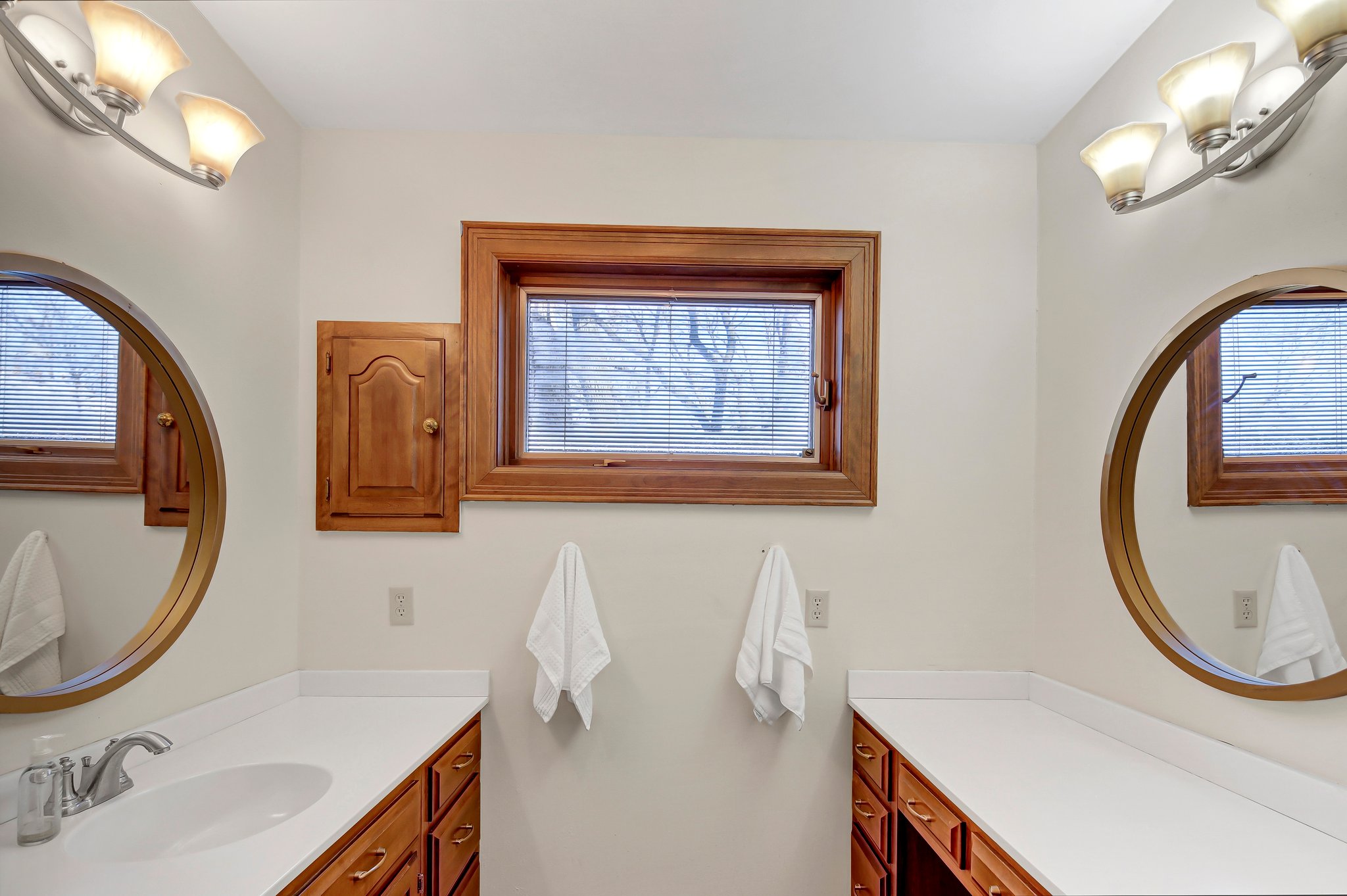 7 W Bay Ln, North Oaks, MN 55127, USA Photo 35