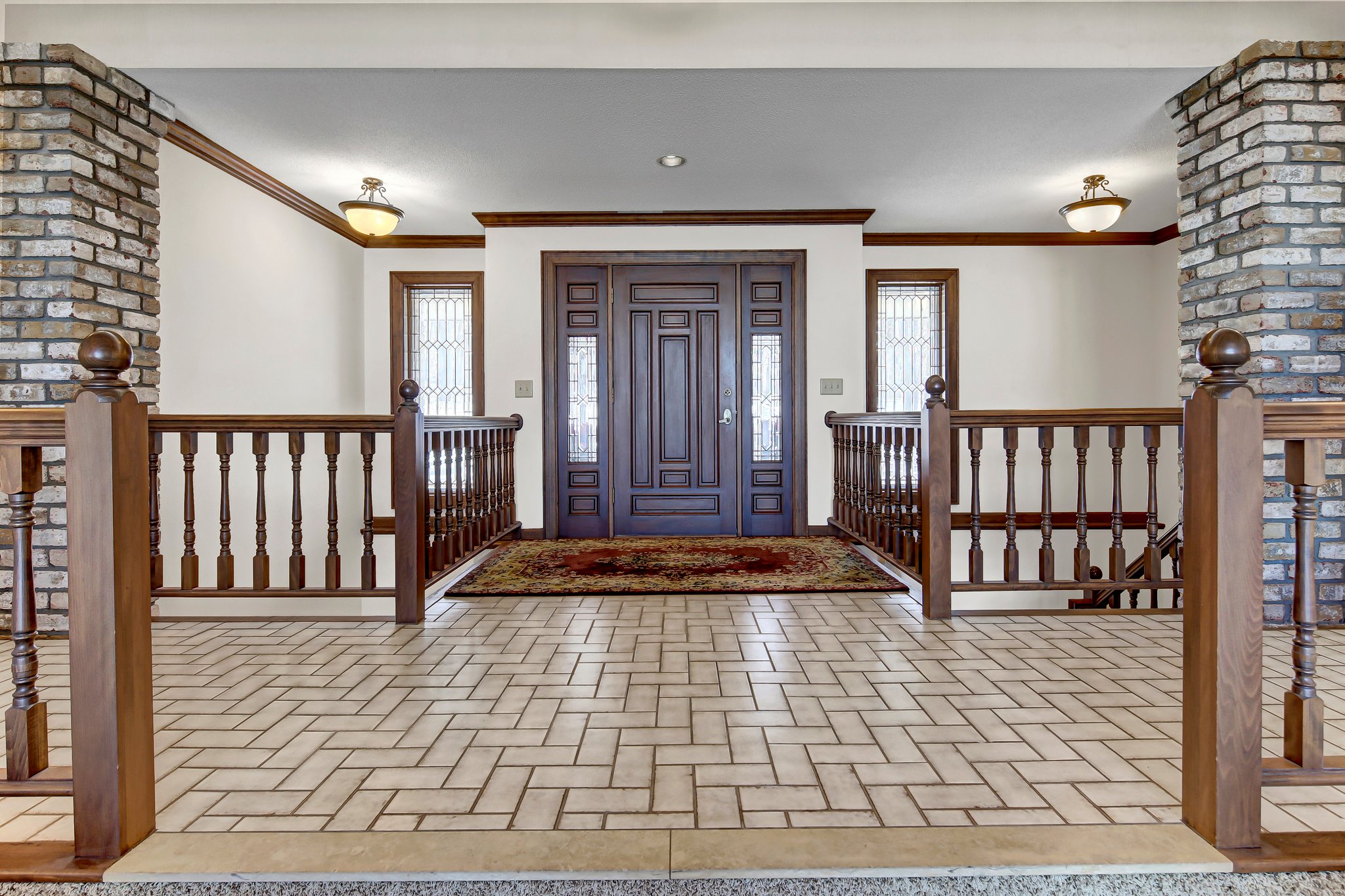 7 W Bay Ln, North Oaks, MN 55127, USA Photo 6