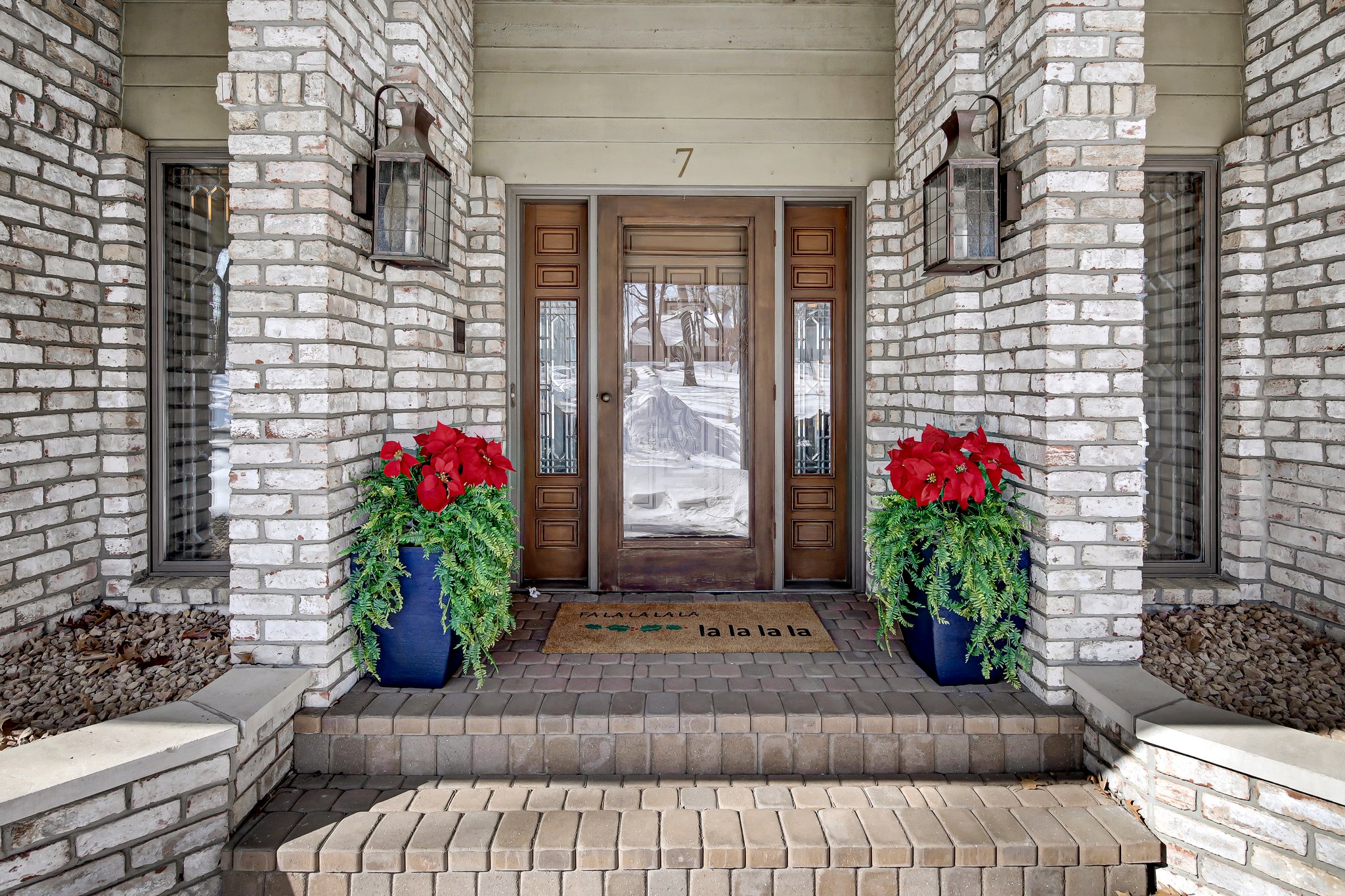 7 W Bay Ln, North Oaks, MN 55127, USA Photo 4