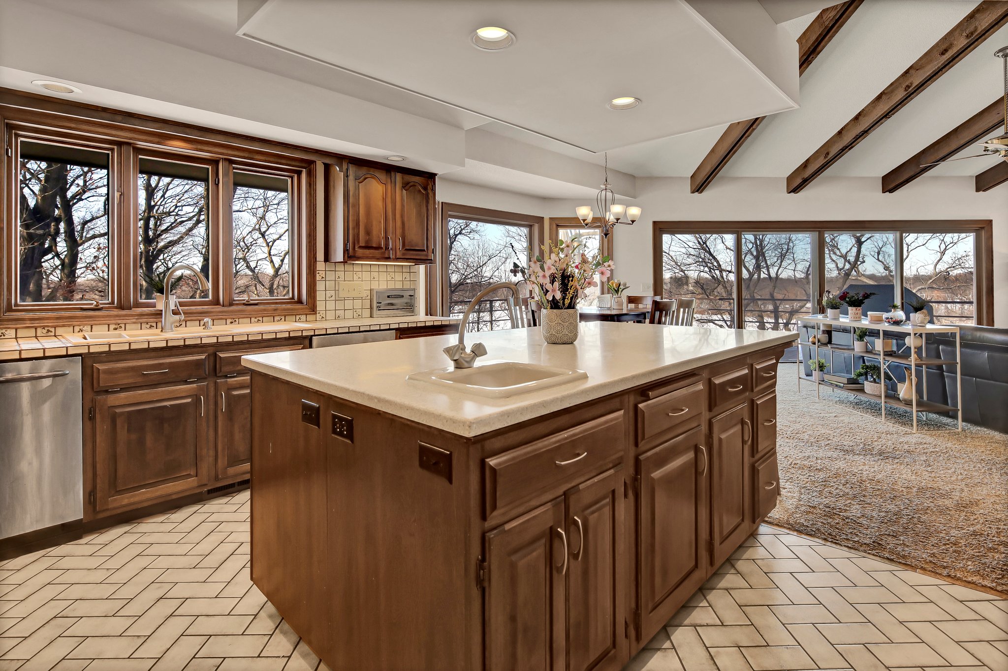 7 W Bay Ln, North Oaks, MN 55127, USA Photo 26