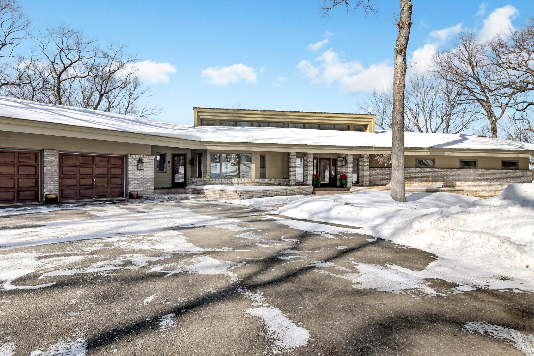 7 W Bay Ln, North Oaks, MN 55127, USA