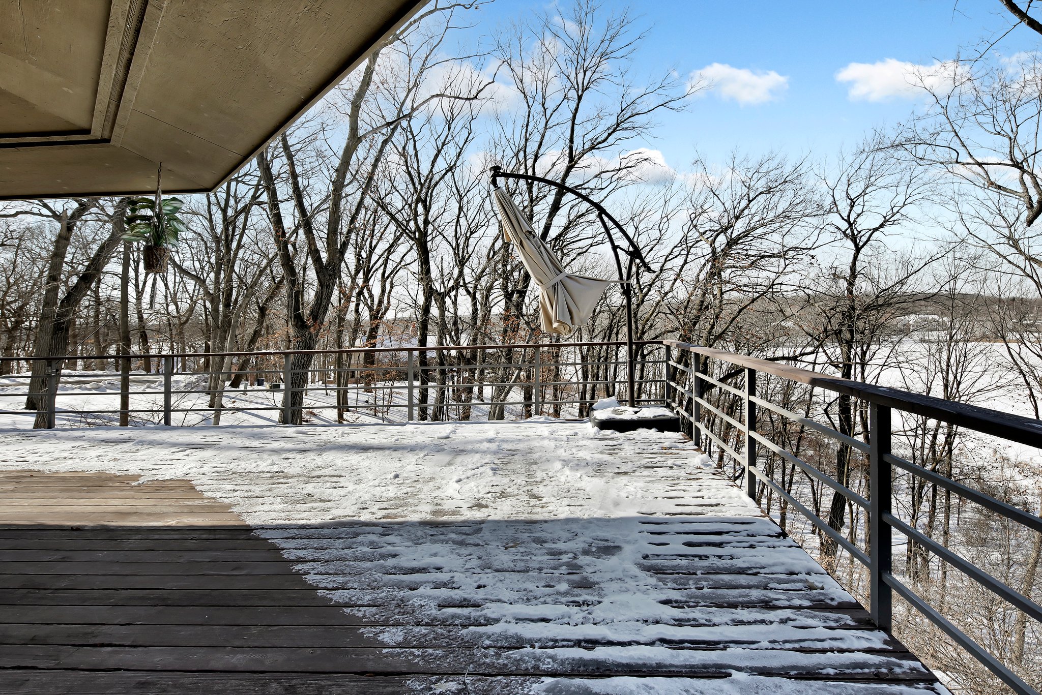 7 W Bay Ln, North Oaks, MN 55127, USA Photo 21