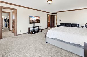 7 W Bay Ln, North Oaks, MN 55127, USA Photo 31