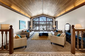 7 W Bay Ln, North Oaks, MN 55127, USA Photo 6