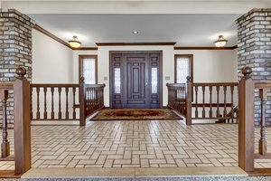 7 W Bay Ln, North Oaks, MN 55127, USA Photo 5