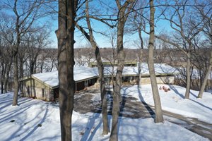 7 W Bay Ln, North Oaks, MN 55127, USA Photo 2