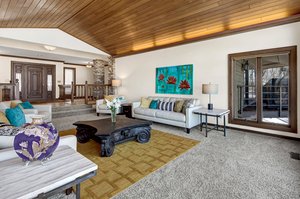 7 W Bay Ln, North Oaks, MN 55127, USA Photo 9