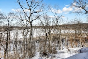 7 W Bay Ln, North Oaks, MN 55127, USA Photo 19