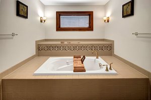 7 W Bay Ln, North Oaks, MN 55127, USA Photo 38