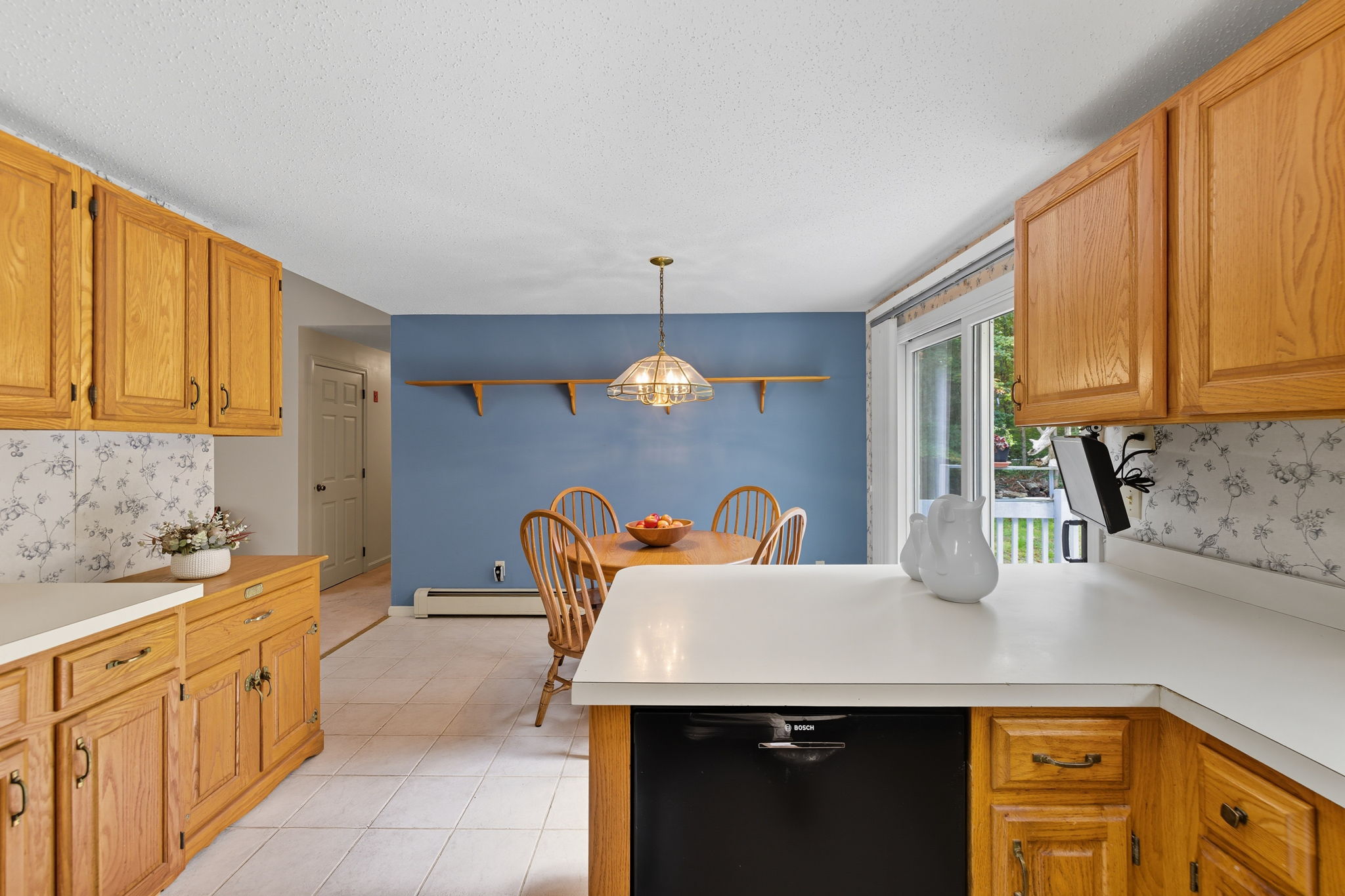 Kitchen/Dining combo