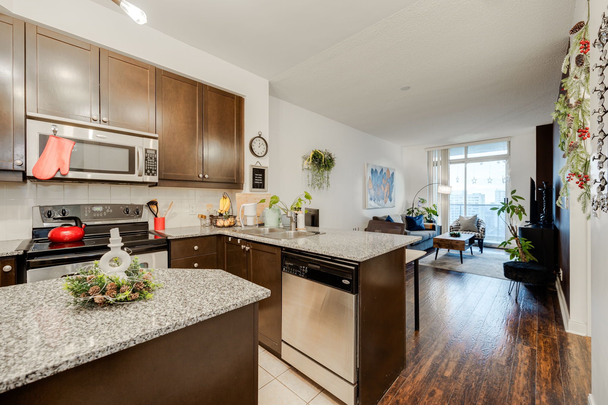 Mississauga property showcase — delivered property photograph 8
