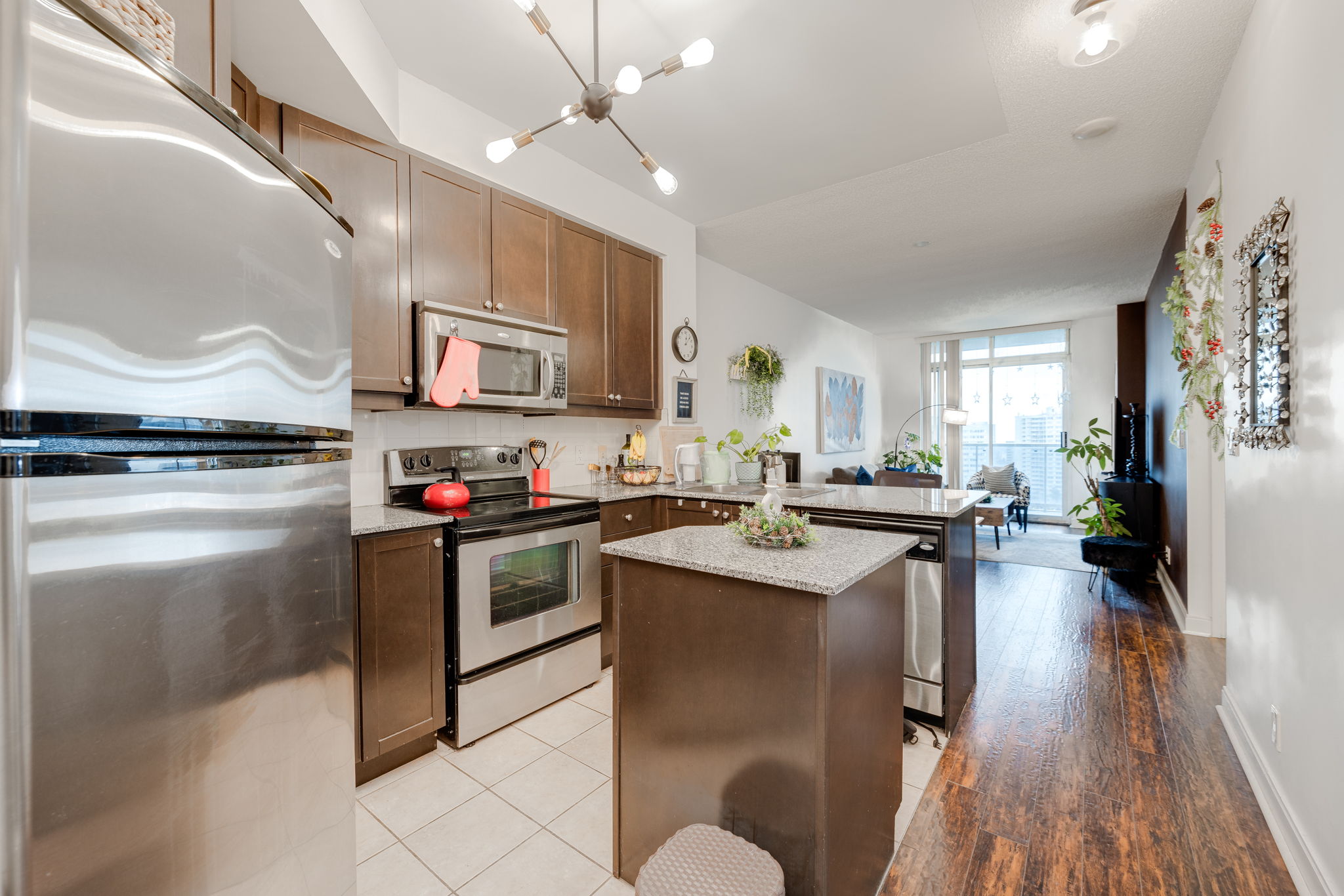 Mississauga property showcase — delivered property photograph 6