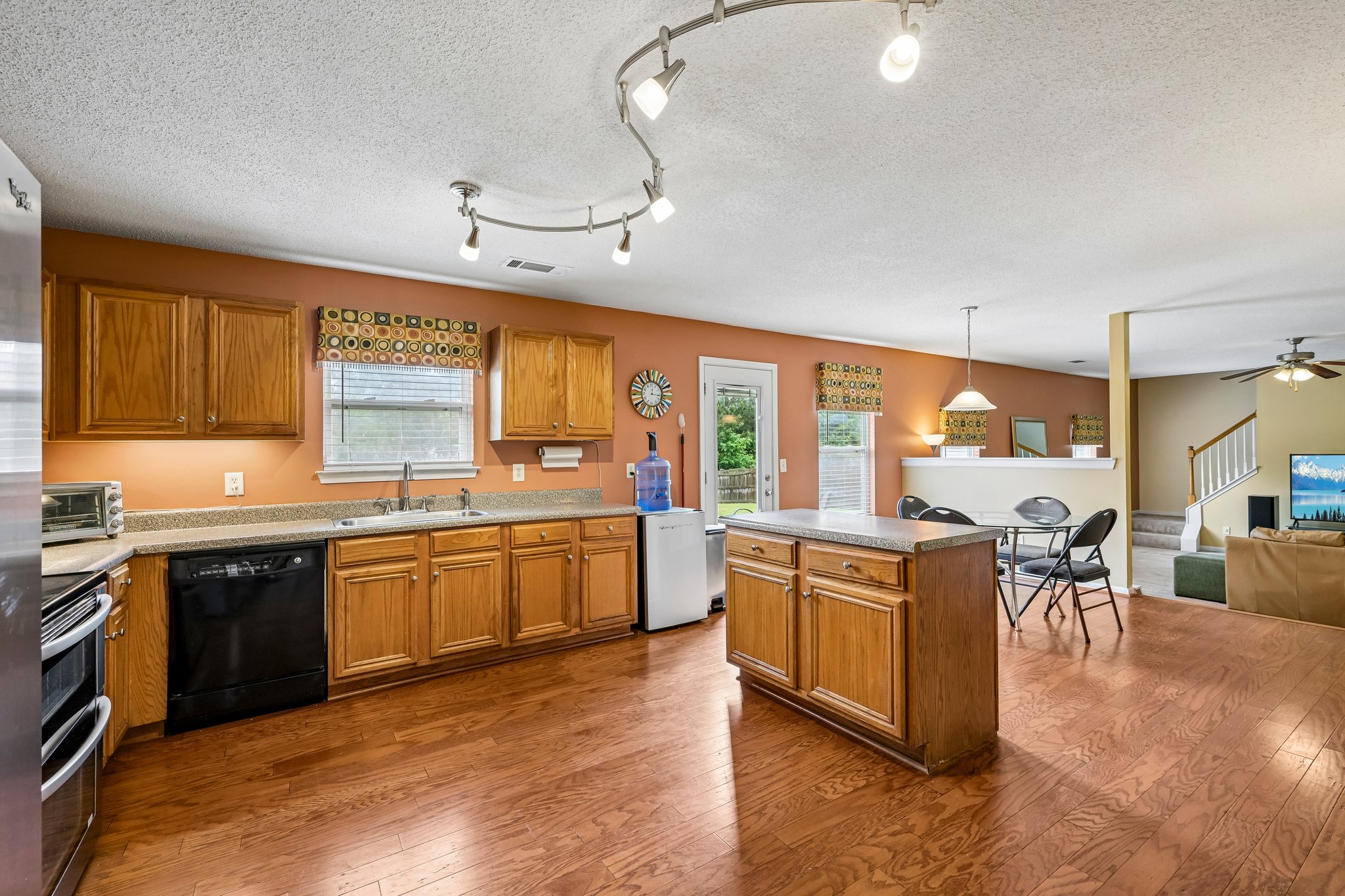 Fieldstone Dr-S2904-017.jpg