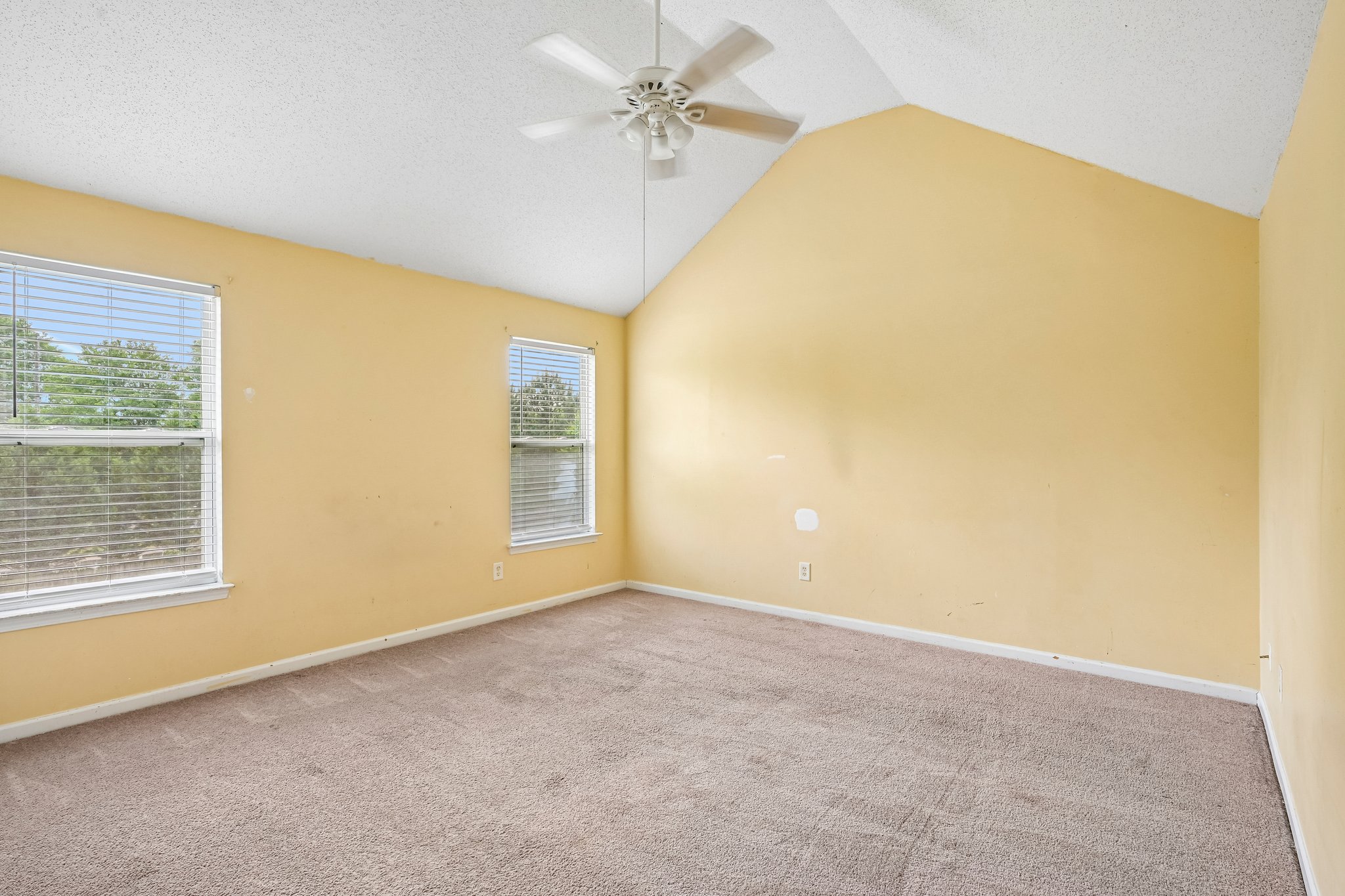 Fieldstone Dr-S2904-035.jpg