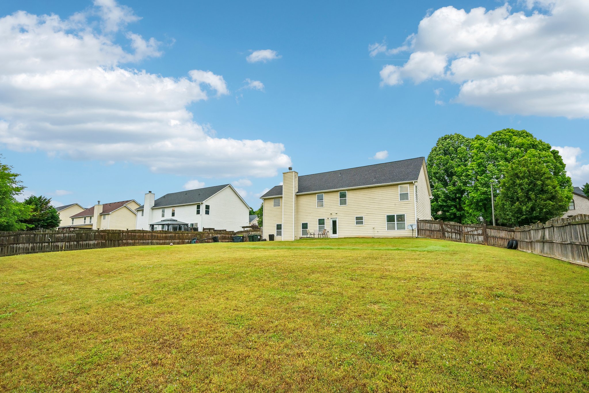 Fieldstone Dr-S2904-038.jpg