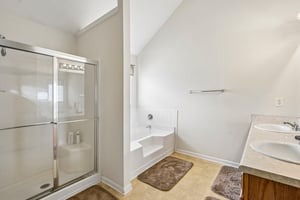 Fieldstone Dr-S2904-027.jpg