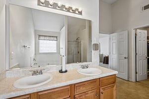 Fieldstone Dr-S2904-029.jpg