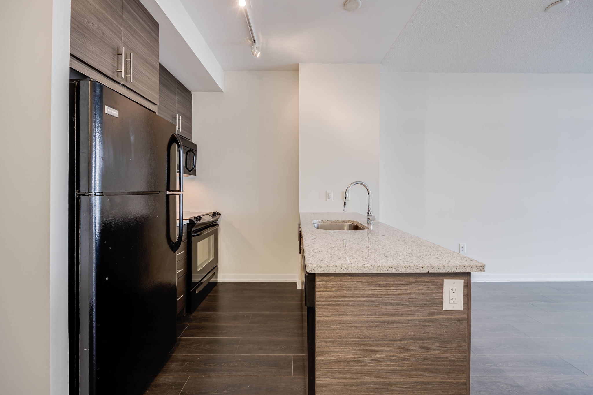 Toronto property showcase — delivered property photograph 3