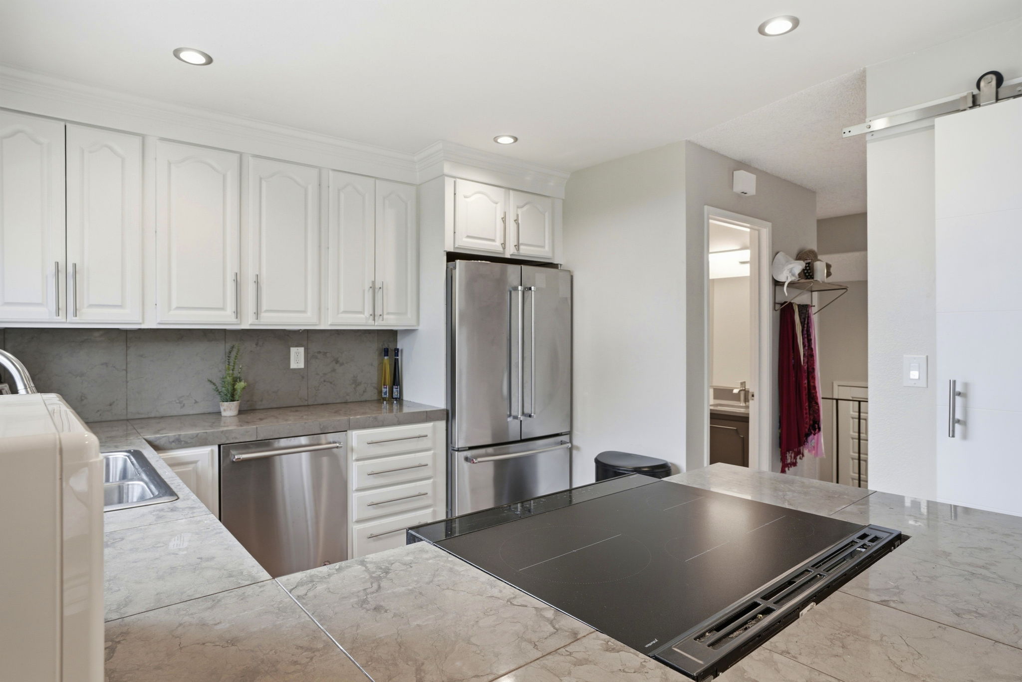 015_F8_70 Forest Ridge Rd 1