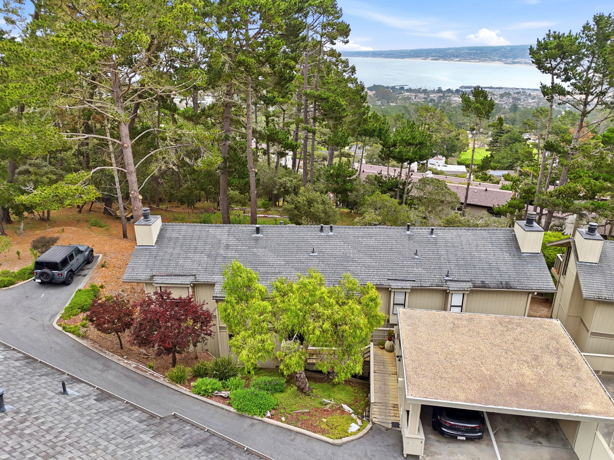 005_F8_70 Forest Ridge Rd 1