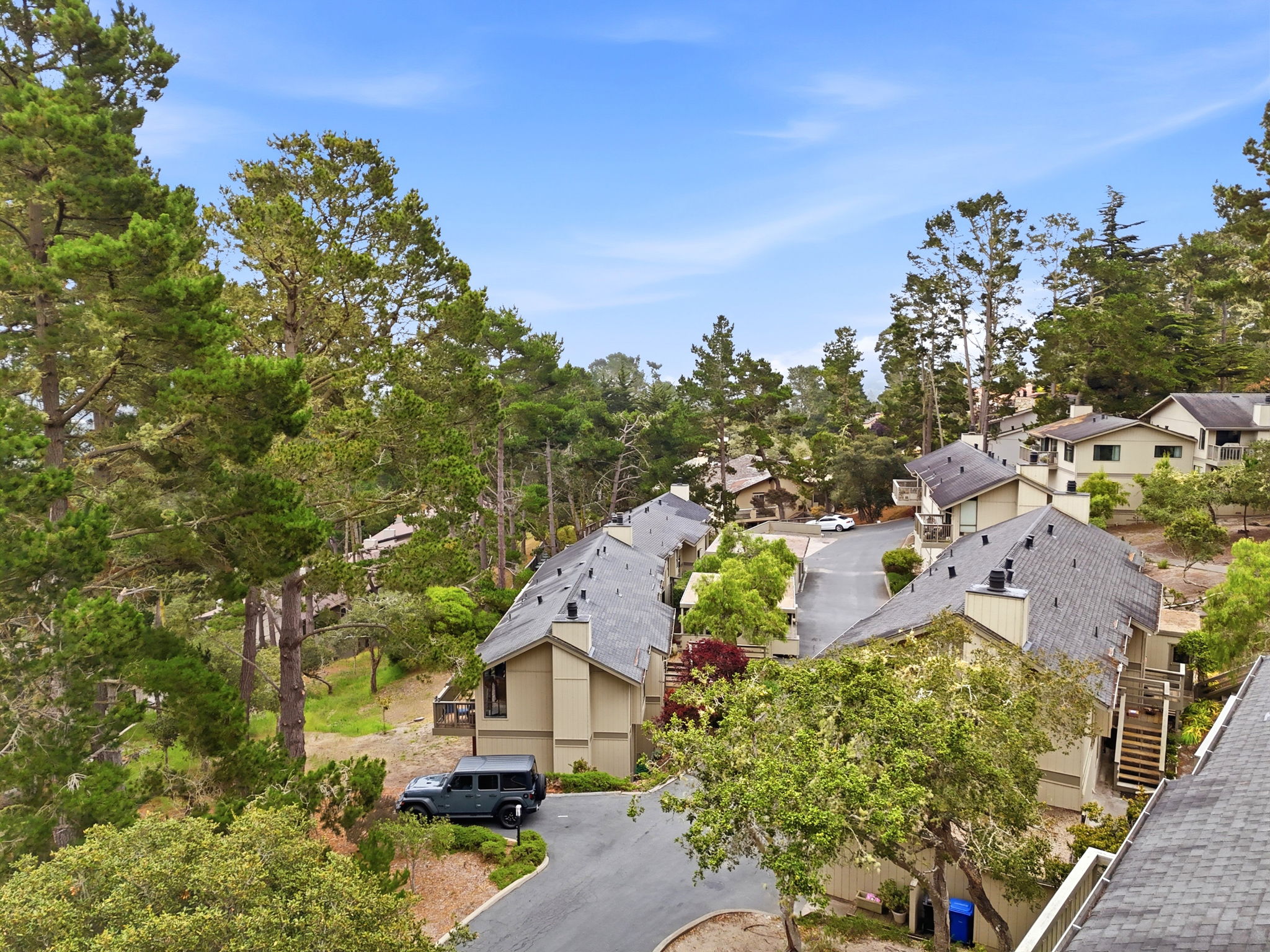 025_F8_70 Forest Ridge Rd 1