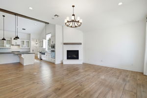 008_F8_70 Santa Maria St