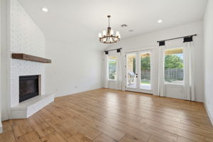 010_F8_70 Santa Maria St