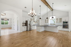023_F8_70 Santa Maria St