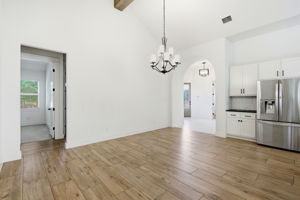 024_F8_70 Santa Maria St