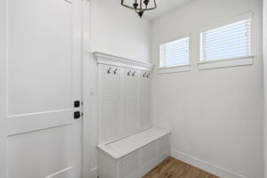 026_F8_70 Santa Maria St