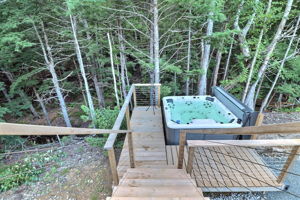 Hot tub lower deck