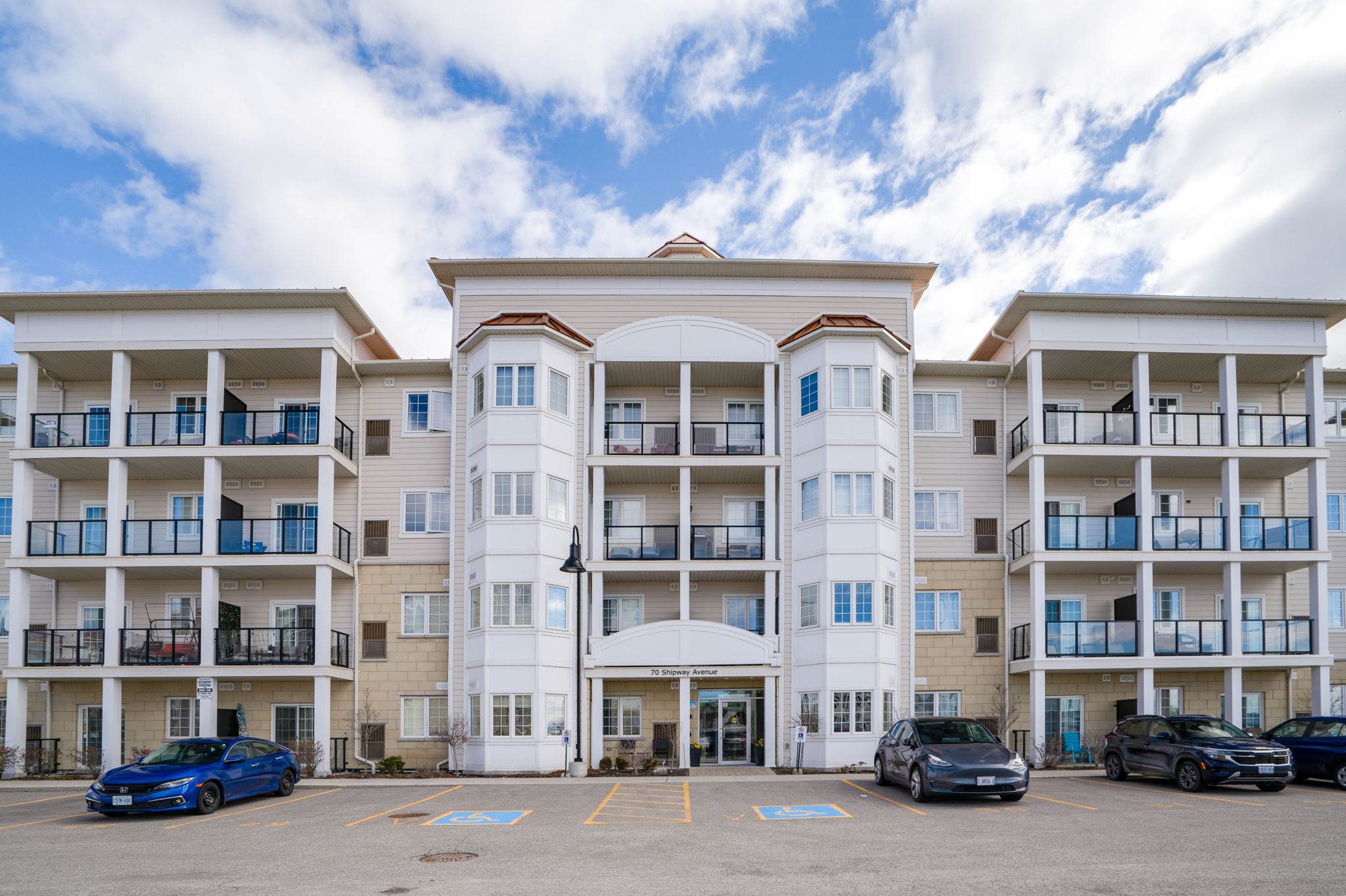 70 Shipway Ave Unit 103 Newcastle, ON L1B 1N4