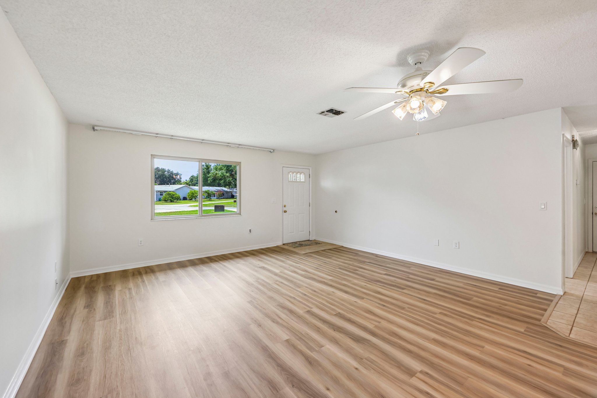 Stonehaven Ct-S3007-007.jpg