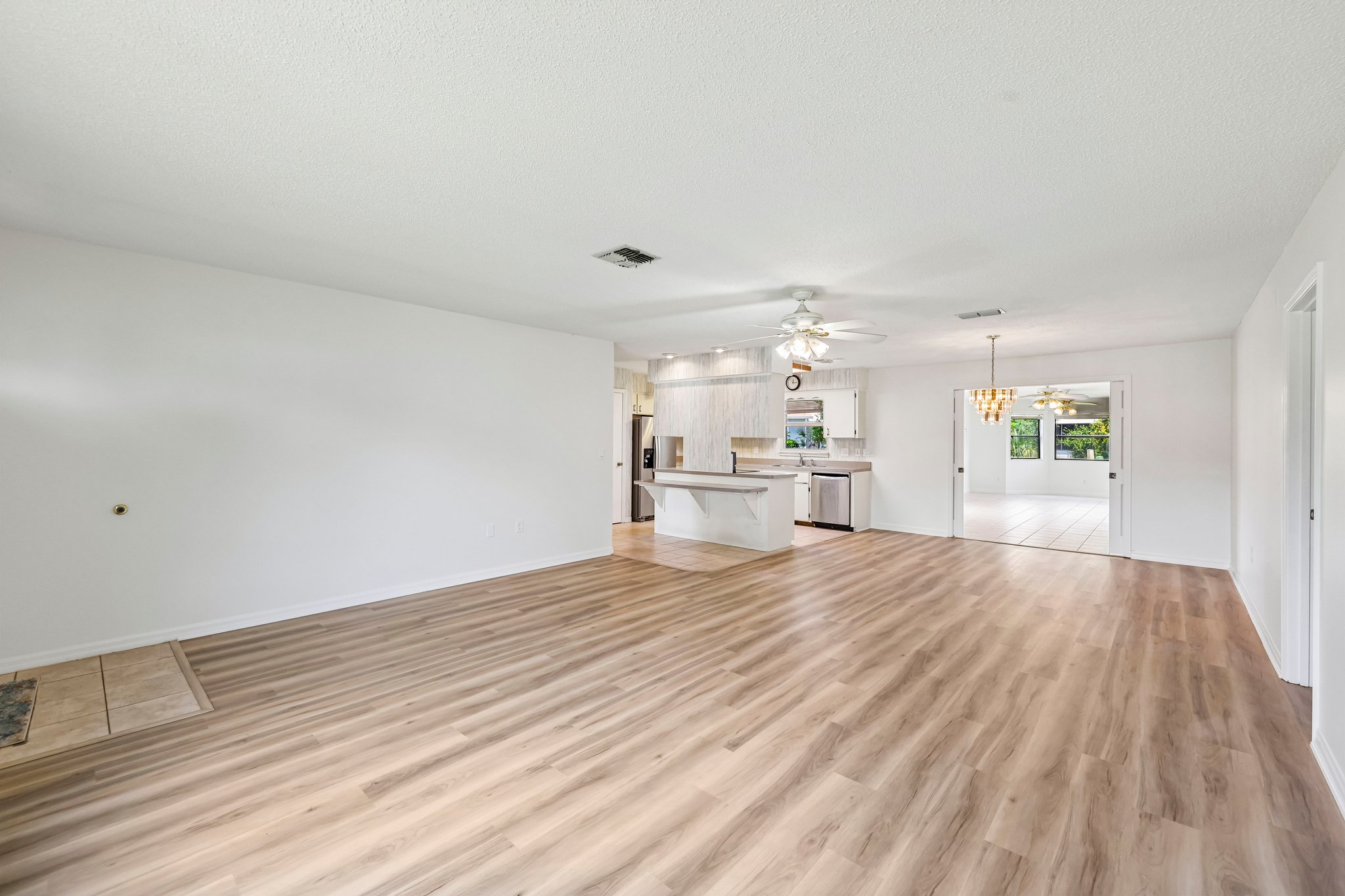 Stonehaven Ct-S3007-008.jpg