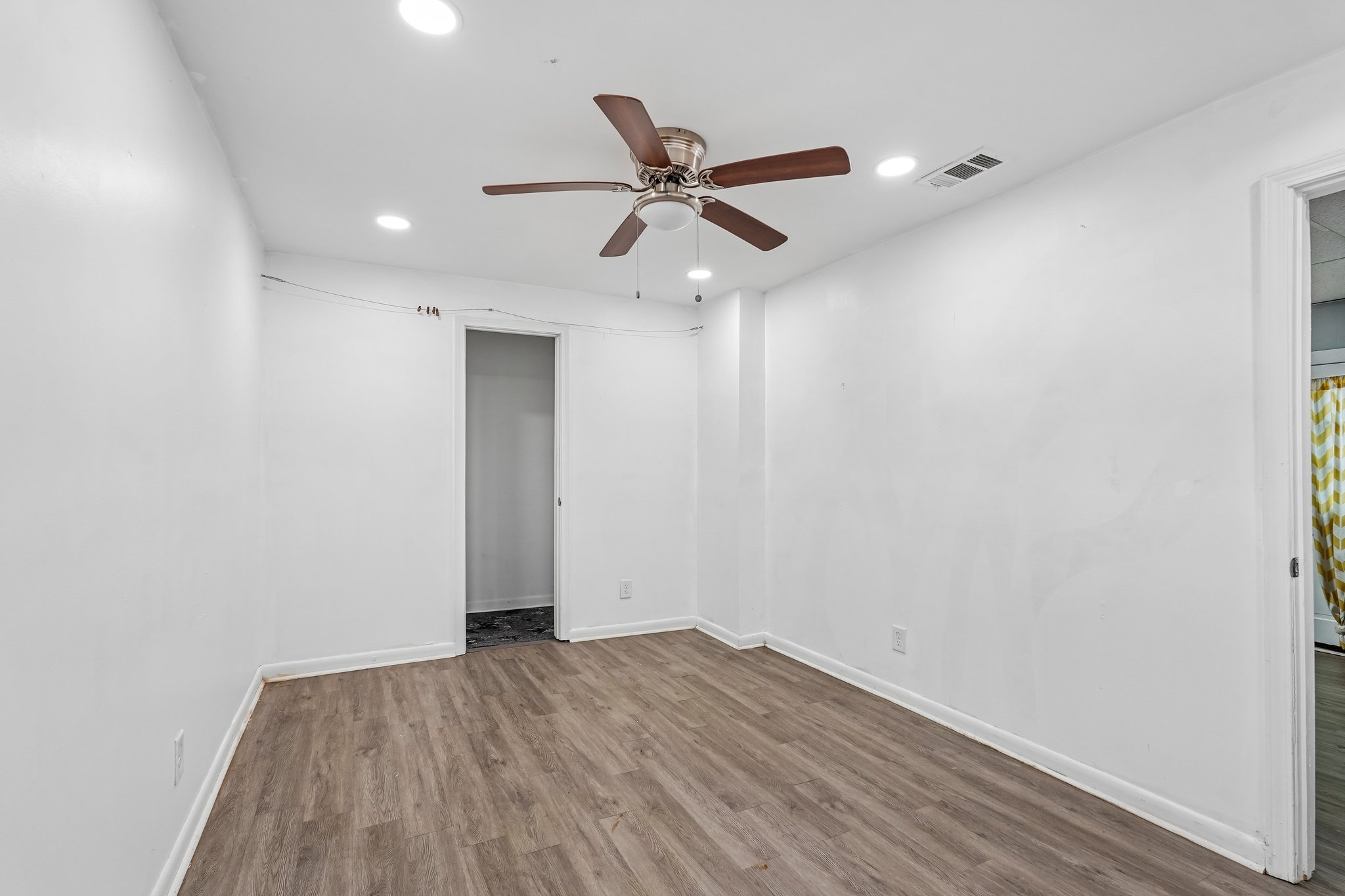 Stroud Dr SE-S0110-042.jpg
