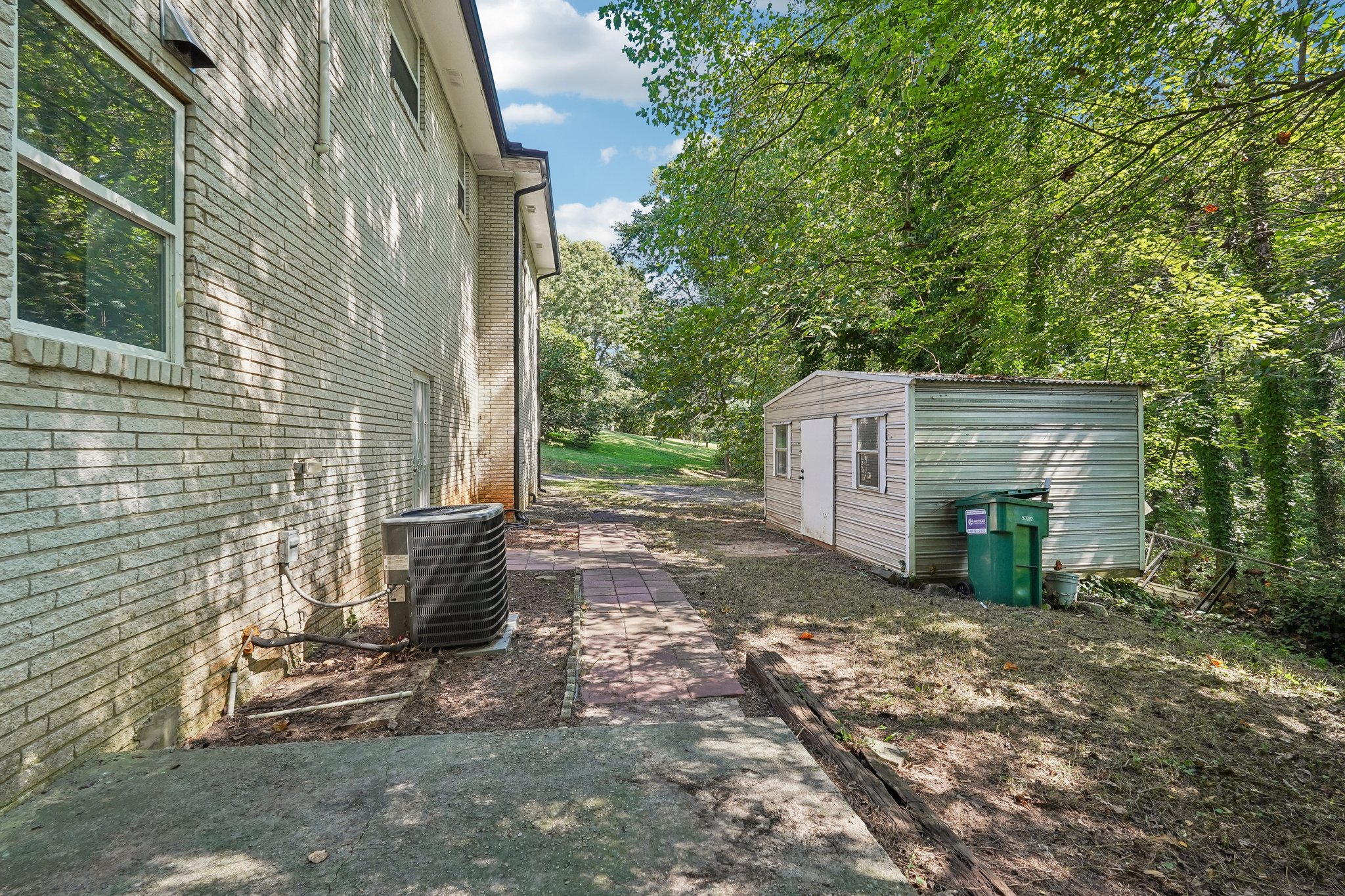 Stroud Dr SE-S0110-052.jpg