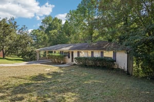 Stroud Dr SE-S0110-002.jpg