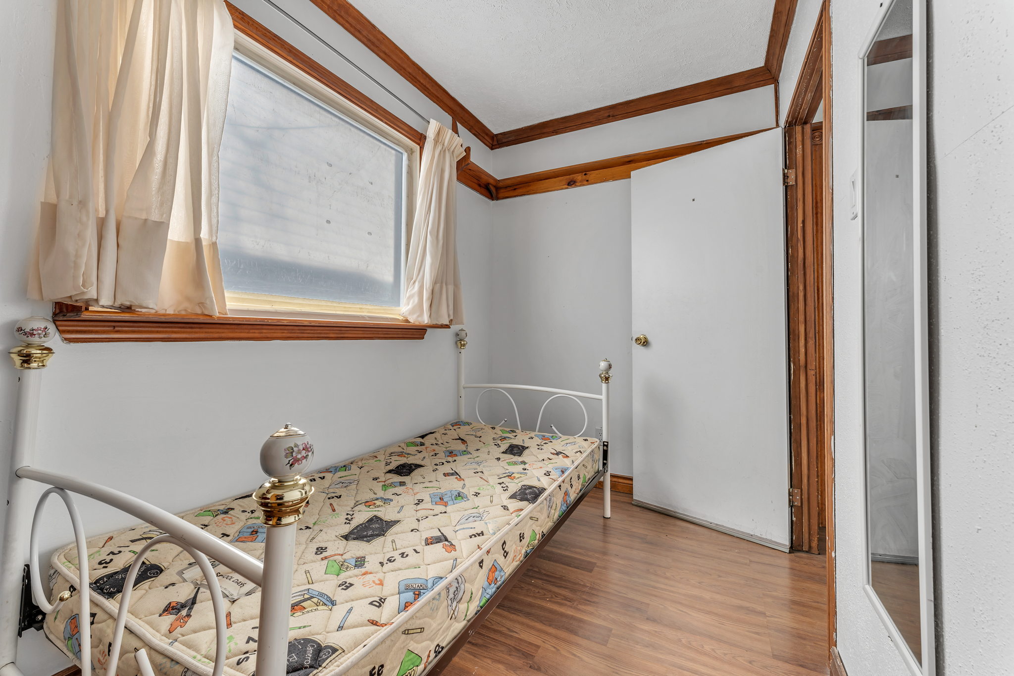 70 Ward Ave, Hamilton, ON L8S 2E9, Canada Photo 13