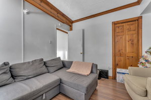 70 Ward Ave, Hamilton, ON L8S 2E9, Canada Photo 5