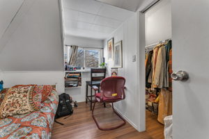 70 Ward Ave, Hamilton, ON L8S 2E9, Canada Photo 4
