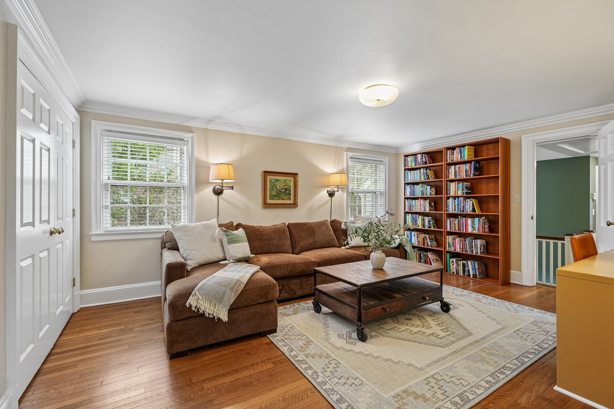 A pass through family room/office space on the 2nd floor.  Genius.