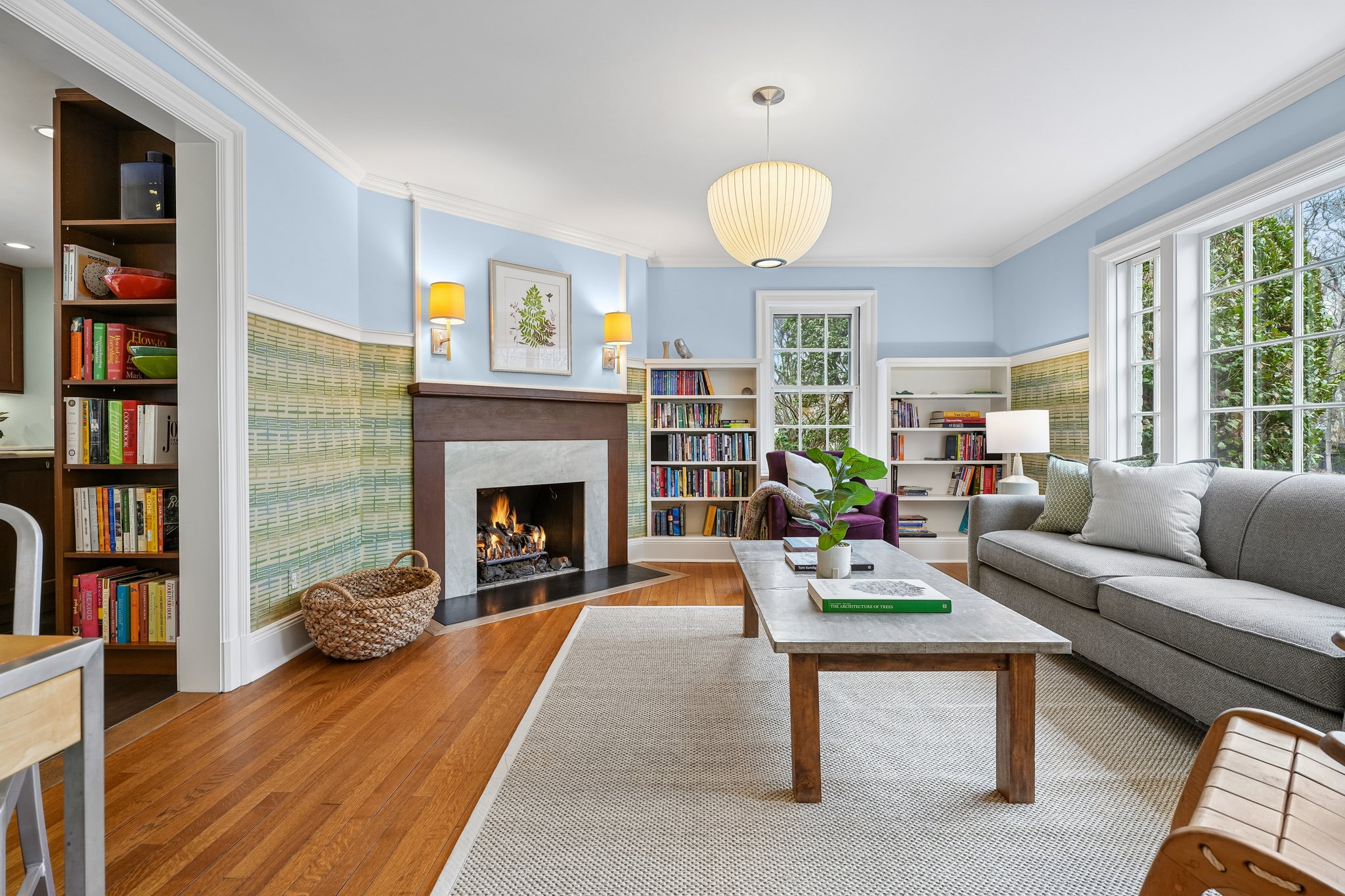 Perfectly positioned beside the kitchen, the family room keeps everyone connected - close enough to gather, with just enough space to breathe.