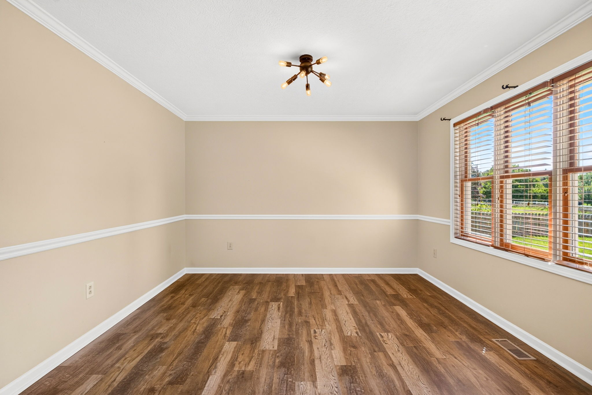 700 Andrea Ln 22