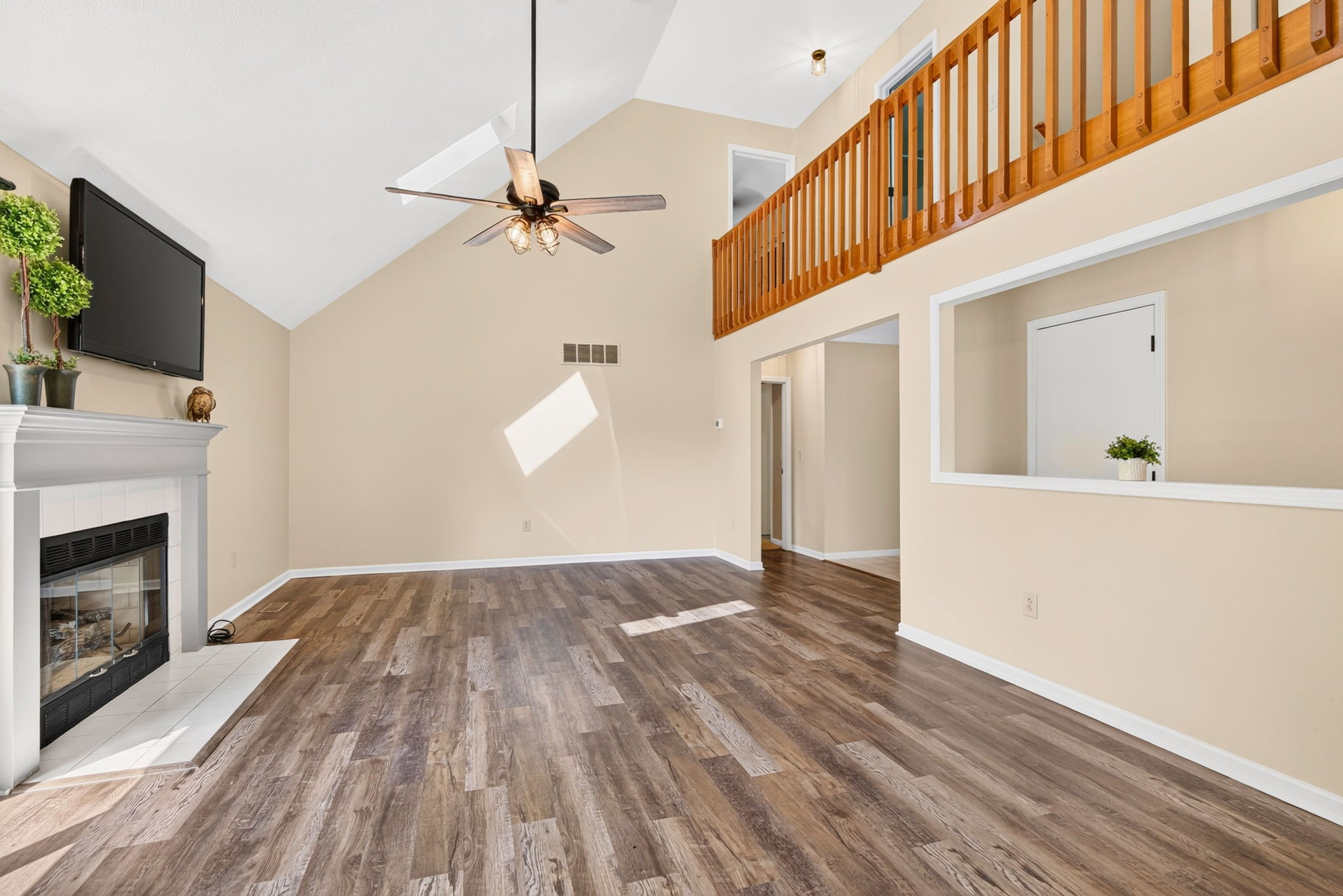 700 Andrea Ln 23