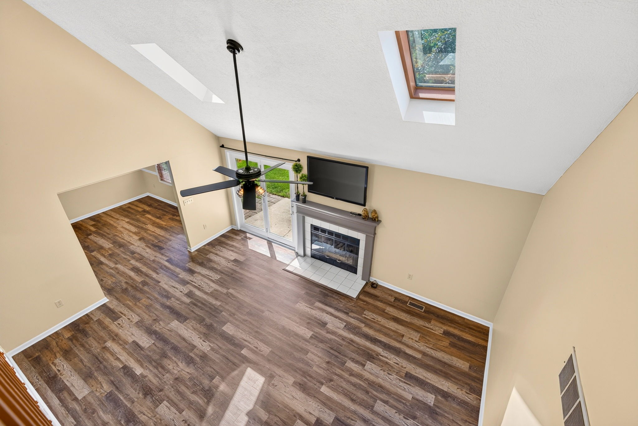 700 Andrea Ln 42