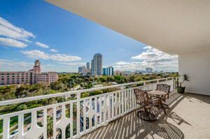 Balcony 1-1-2