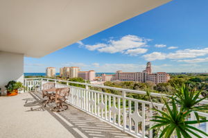 Balcony 1-2-2