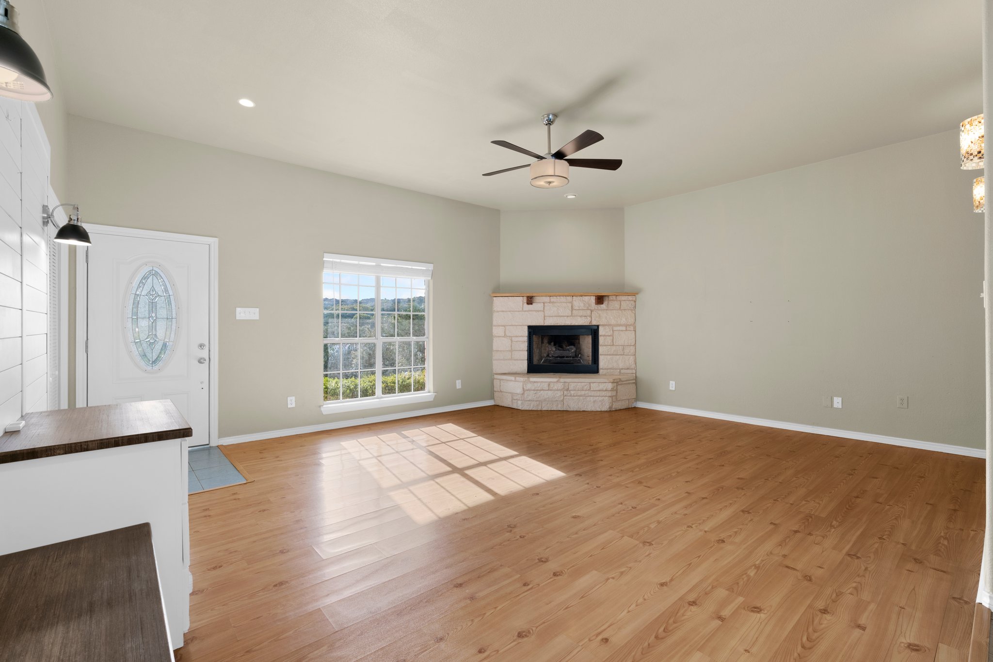 700 Newport Dr, Spicewood, TX 78669, USA Photo 9