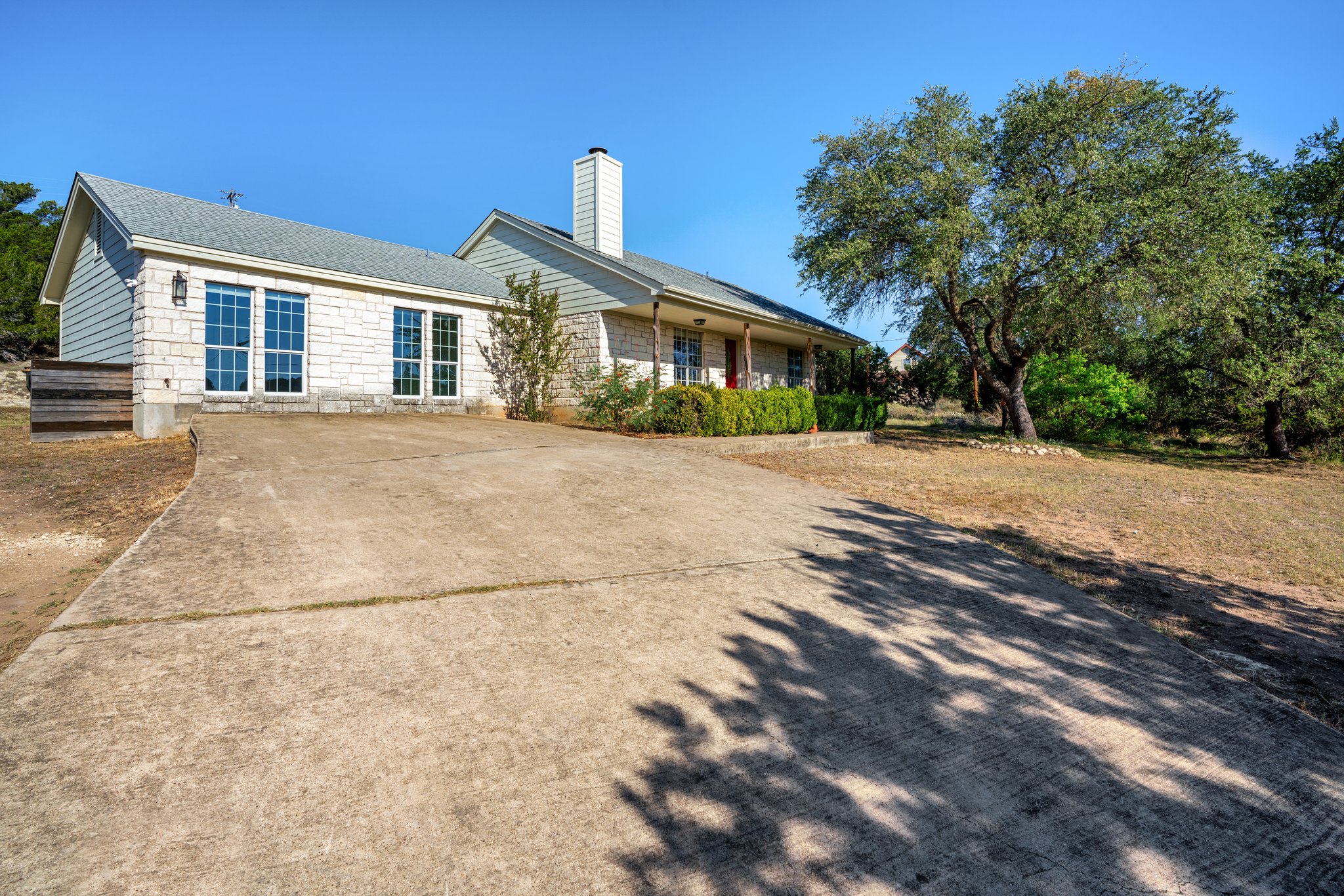 700 Newport Dr, Spicewood, TX 78669, USA Photo 4